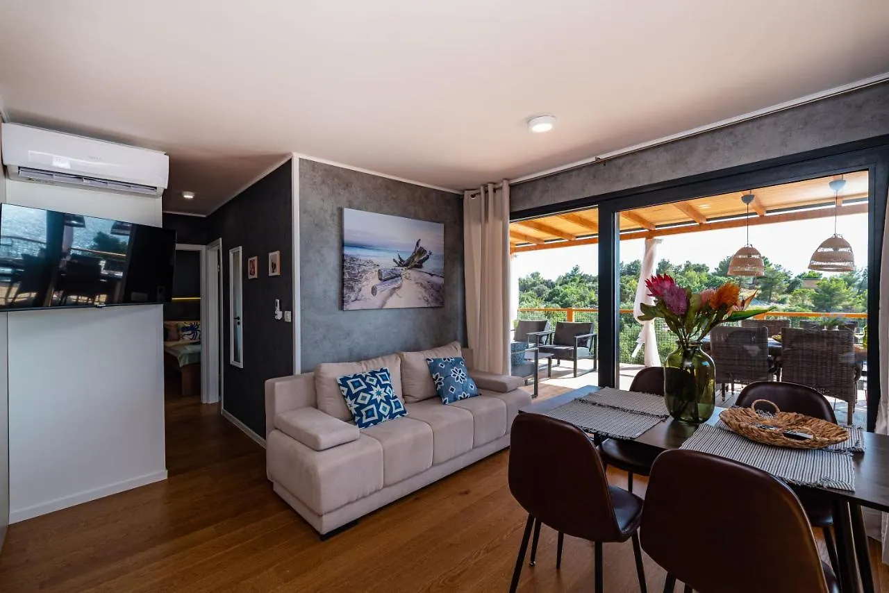La Vie Est Belle Villa Drage Holiday home